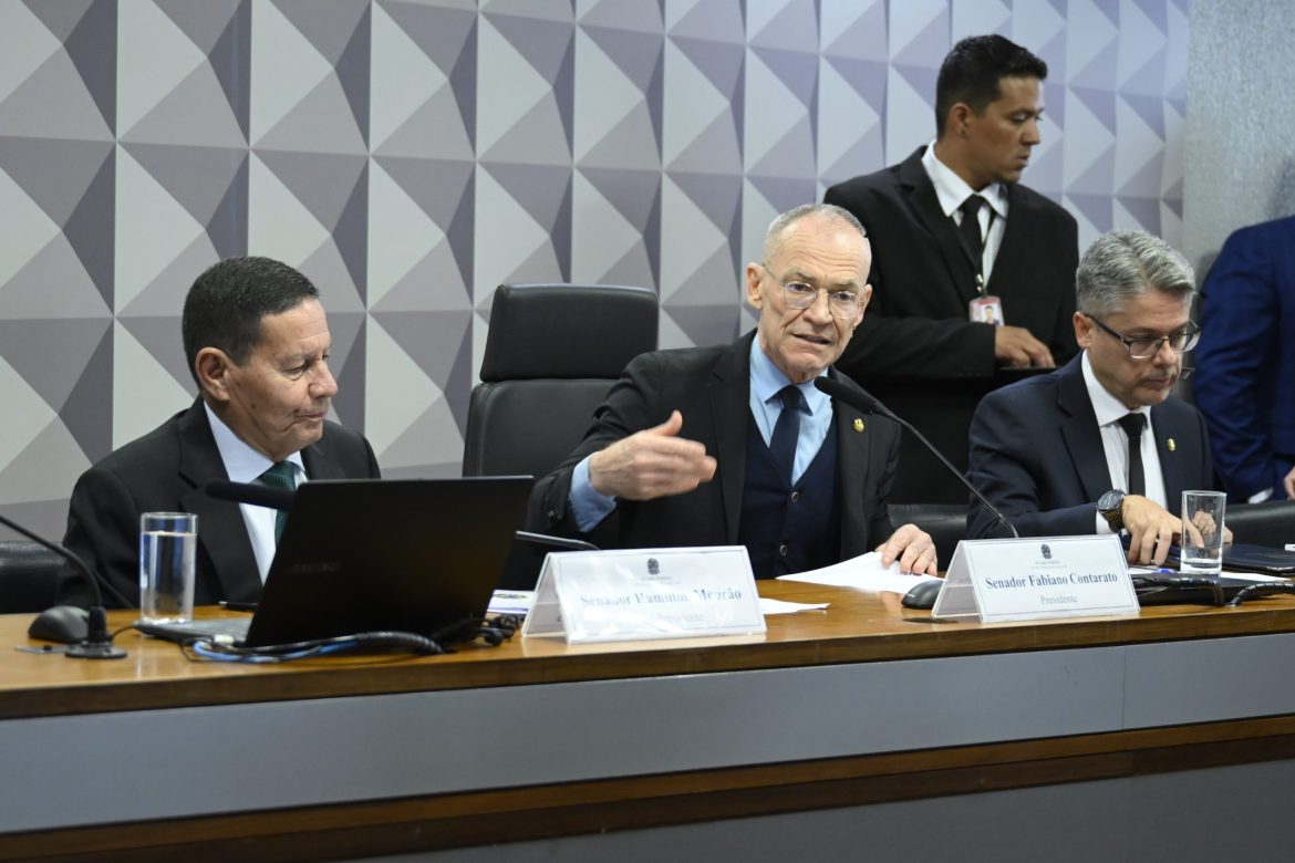 cpi-do-crime-organizado-convoca-ibaneis,-claudio-castro-e-ex-diretor-do-bc