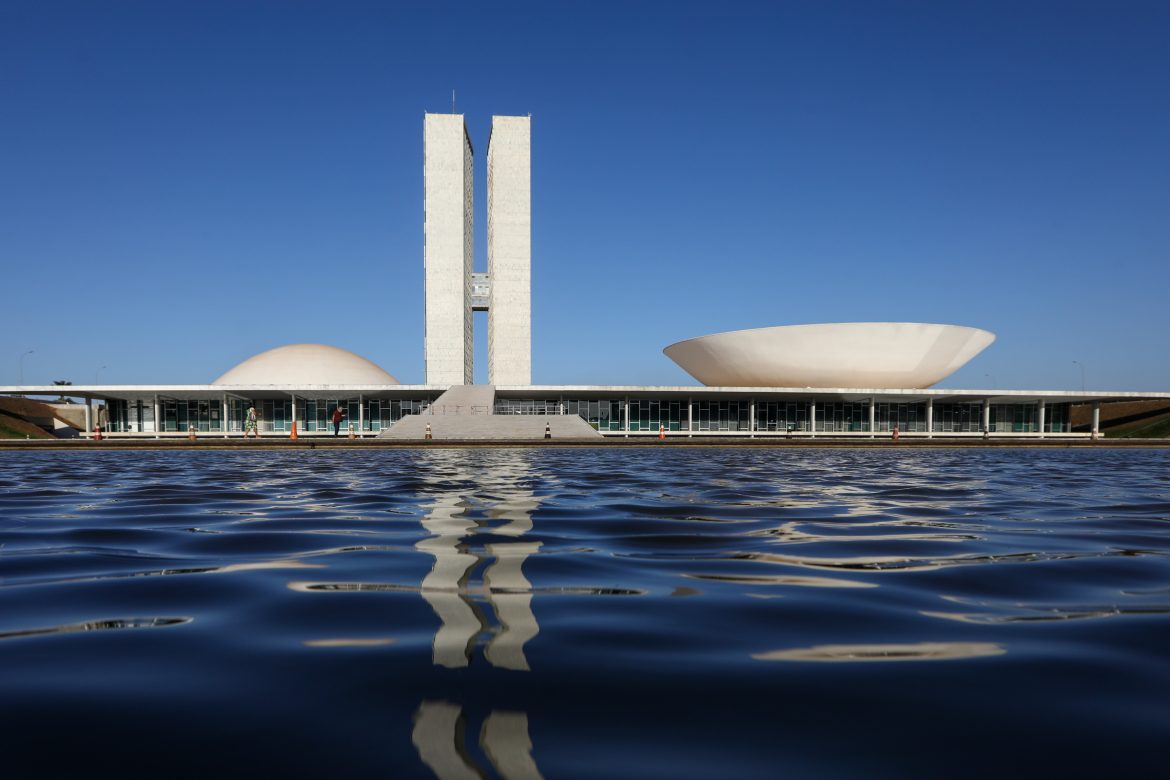 lula-recua-da-escala-6×1-por-projeto-de-lei-e-aceita-tramitacao-por-pec-apos-reuniao-com-hugo-motta